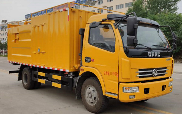 東風(fēng)D7污水處理車(chē)（黃牌）