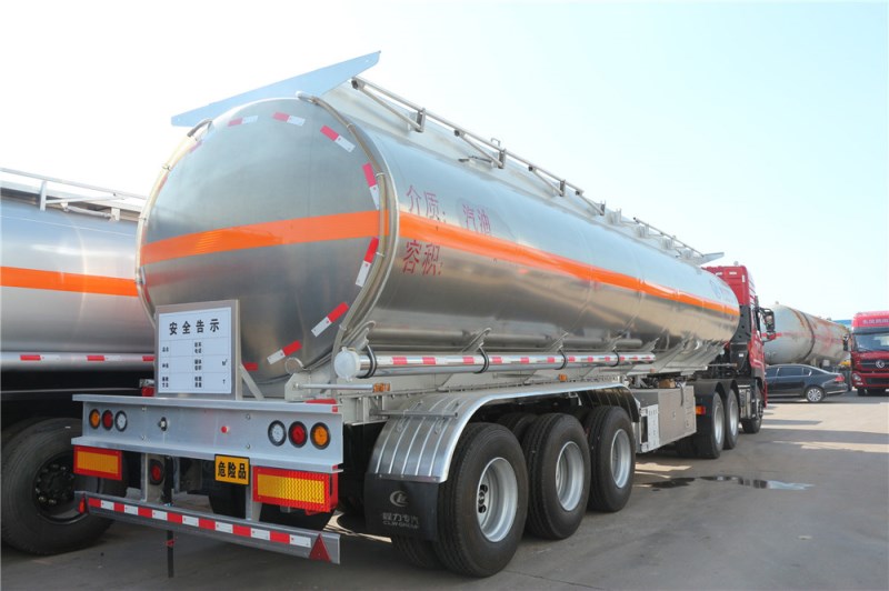 東風(fēng)天龍(40-55L)鋁合金運(yùn)油半掛車