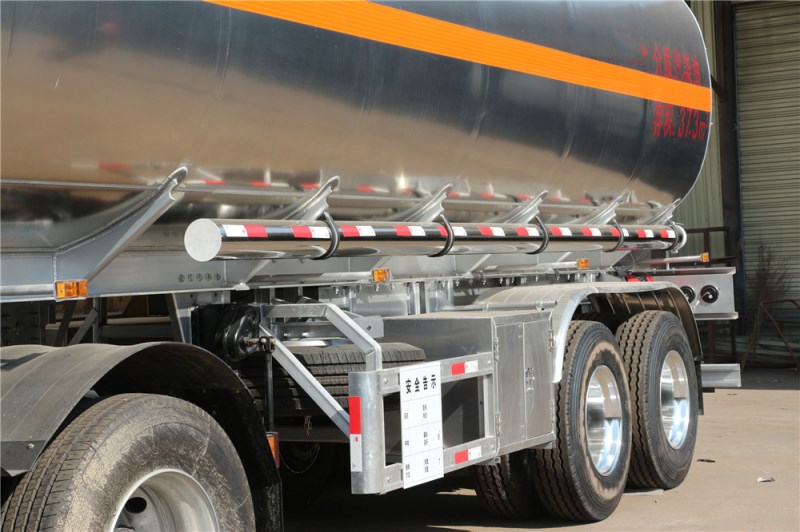 東風(fēng)天龍(40-55L)鋁合金運(yùn)油半掛車